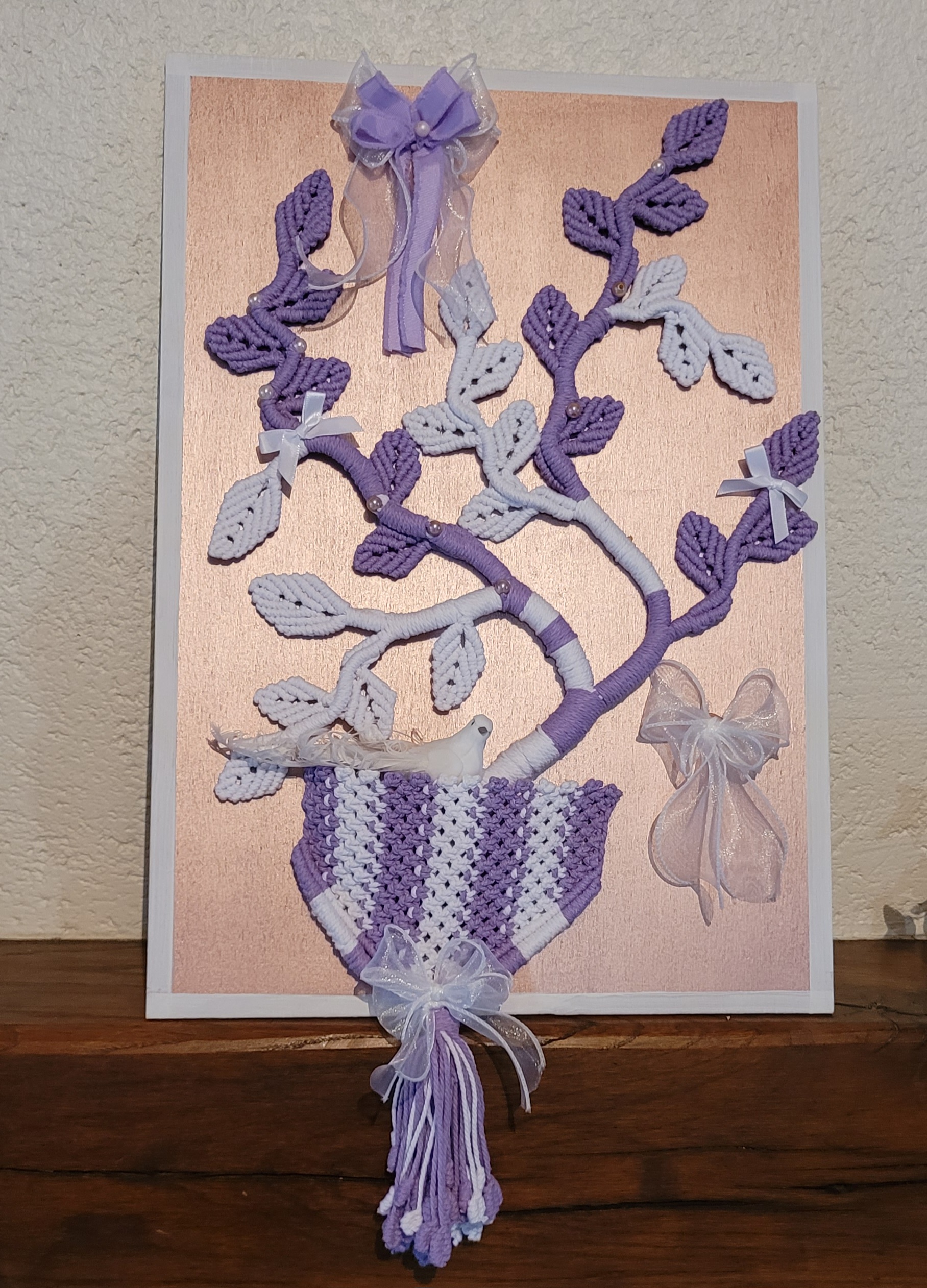 Cadre printanier . lilas et blanc