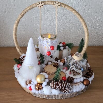 Centre de Table de Noël Suspendu - "Le Refuge du Lutin"